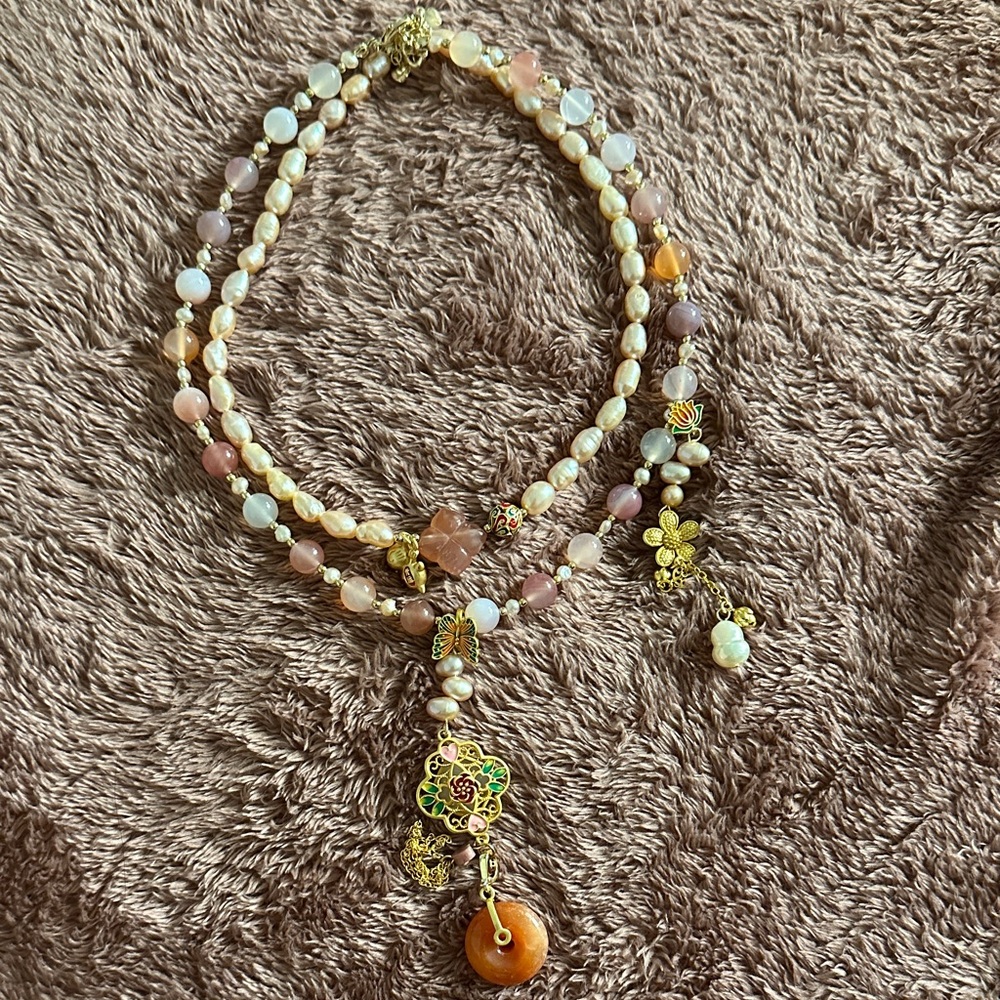 Elegant Multicolor Beaded Necklace